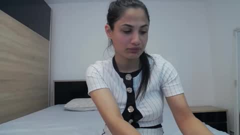 rebecka_sweet online show from April 29, 7:19 pm