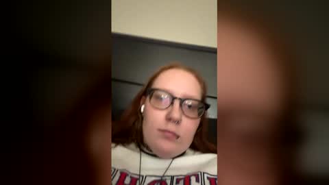 red_hot_foxx03 online show from March 27, 7:48 pm