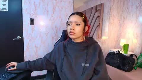 red_pandaa online show from February 1, 3:25 am