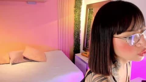 Stefany    online show from November 28, 8:49 pm