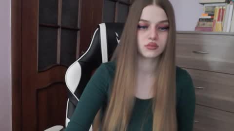 Lily online show from November 8, 2:47 am