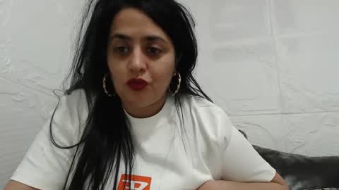 Reea online show from March 1, 7:04 pm