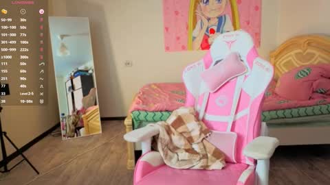 Lucy online show from December 15, 9:49 am