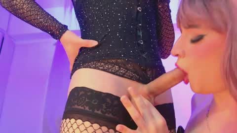 reginarose online show from March 18, 1:00 am