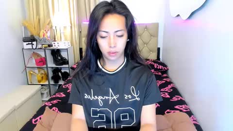 reighnempress online show from February 28, 1:58 am