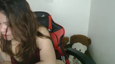 reign2525 online show from March 5, 3:51 pm