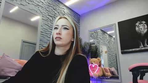 reina cummings online show from December 23, 6:19 am