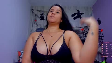 Snapshot of reina_loren chatting on October 23, 4:47 am reina_loren online show from October 23, 4:47 am