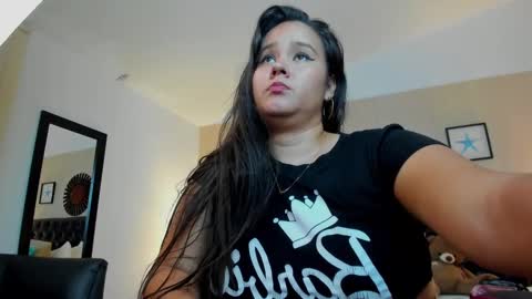 Snapshot of reina_loren chatting on September 23, 11:11 pm reina_loren online show from September 23, 11:11 pm