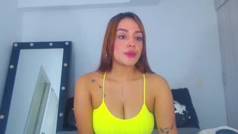 renatabrownn28 online show from October 10, 3:23 am