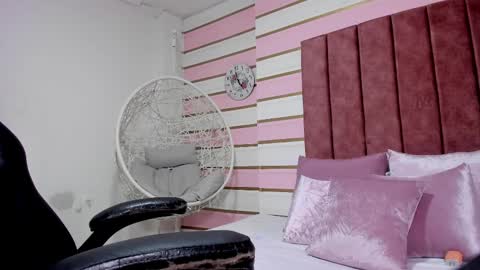 Snapshot of renatarussel chatting on January 13, 5:44 pm Renata  online show from January 13, 5:44 pm