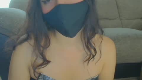 reni_tendress online show from October 1, 6:40 pm