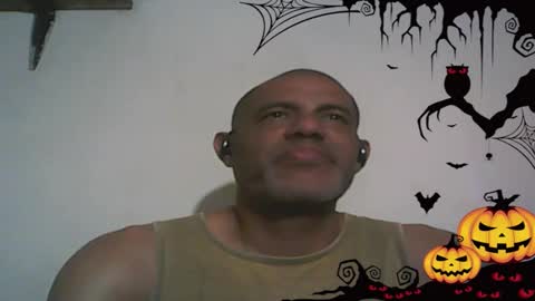 Snapshot of retlam37 chatting on October 22, 4:04 am Walter online show from October 22, 4:04 am