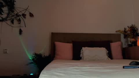 revealyourdarkdesires online show from April 11, 10:25 pm