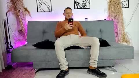 reymasterhot online show from December 22, 3:57 am