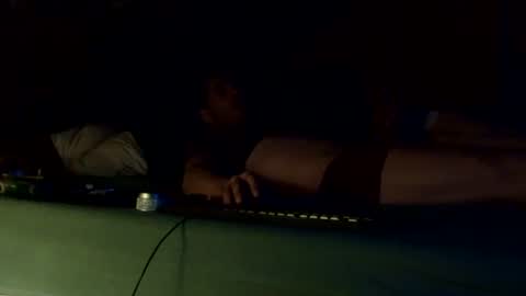 Snapshot of rhumgom40 chatting on December 8, 3:40 am rhumgom40 online show from December 8, 3:40 am