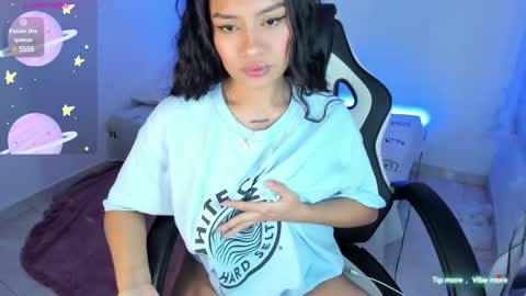 RianaK online show from February 19, 6:33 am