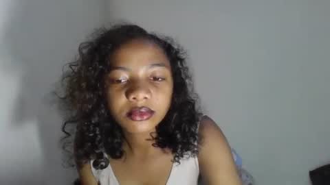 rianahcia online show from August 1, 3:46 pm