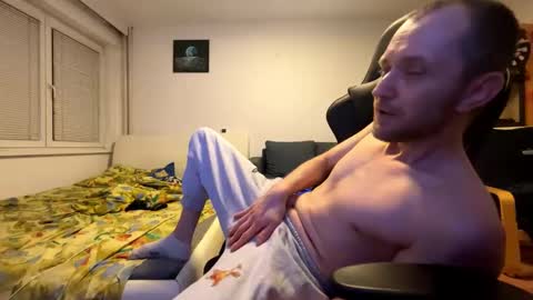 ricciardio online show from December 3, 1:48 am