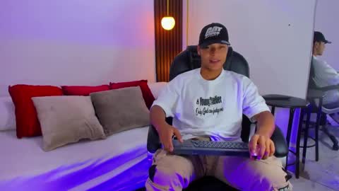 Snapshot of ricky_owens1 chatting on February 22, 8:20 pm Ricky  online show from February 22, 8:20 pm