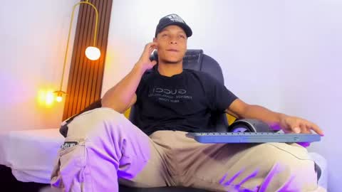 Snapshot of ricky_owens1 chatting on February 14, 7:44 pm Ricky  online show from February 14, 7:44 pm