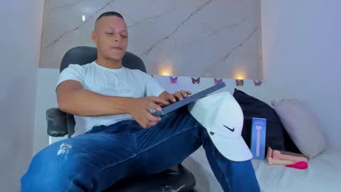 Snapshot of ricky_owens1 chatting on October 22, 2:08 pm Ricky  online show from October 22, 2:08 pm