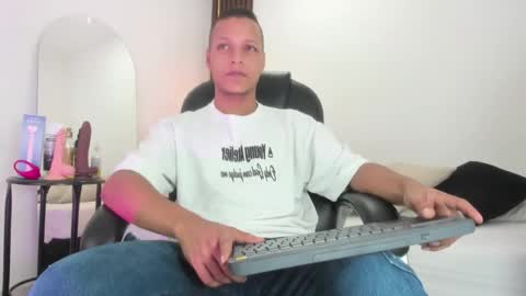 Snapshot of ricky_owens1 chatting on September 11, 1:01 pm Ricky  online show from September 11, 1:01 pm