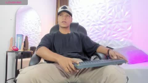Snapshot of ricky_owens1 chatting on October 20, 2:44 pm Ricky  online show from October 20, 2:44 pm