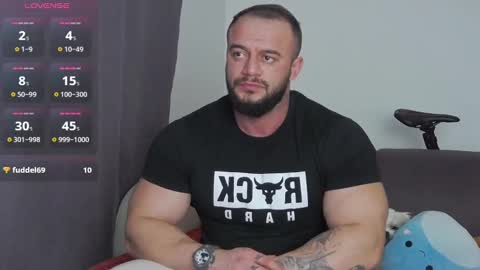 Snapshot of rickymiami1 chatting on February 12, 9:01 pm rickymiami1 online show from February 12, 9:01 pm