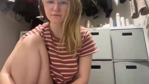 riley_ray69 online show from February 22, 1:14 pm