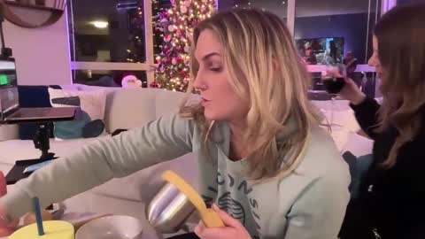 riley depp online show from February 3, 12:04 am