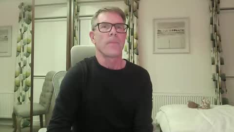 Snapshot of ringomar chatting on September 27, 7:00 pm Rob online show from September 27, 7:00 pm