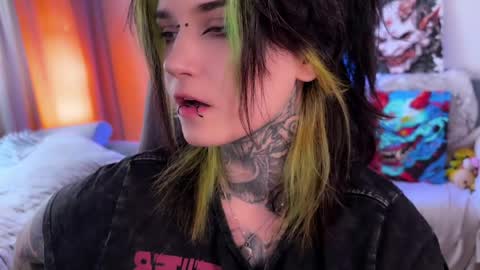   DianaBrite            fansl y online show from April 16, 1:44 pm