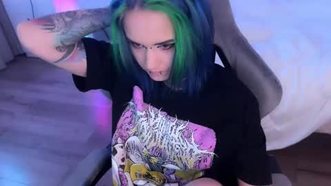   DianaBrite            fansl y online show from October 8, 1:39 pm