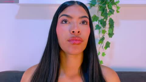 RIRI  online show from March 31, 8:31 pm