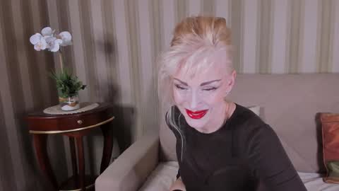 rita_farell online show from March 11, 9:29 pm