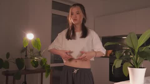 Akemi online show from February 13, 5:05 pm