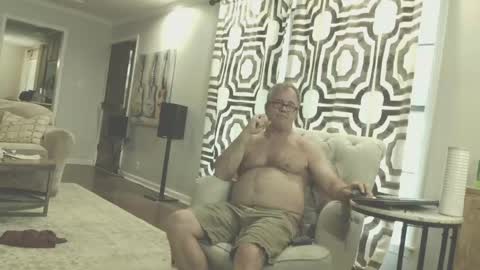rjkelly6892 online show from May 25, 10:05 pm