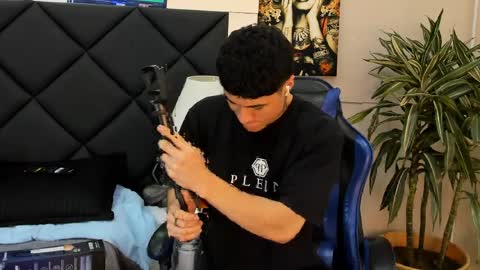 Roan Birkin online show from April 8, 9:18 pm