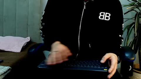 Roan Birkin online show from May 25, 7:42 pm