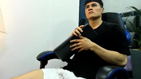 Roan Birkin online show from September 29, 8:52 pm