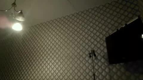 rob18997 online show from December 20, 7:10 pm