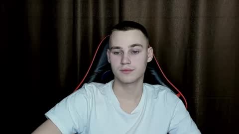 robert10211 online show from February 20, 5:52 pm