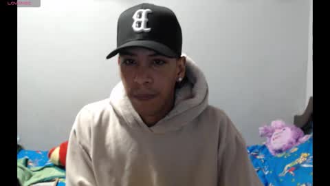 robert_kingg online show from February 5, 10:30 am