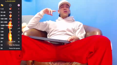 robert_kingg online show from November 19, 8:02 am