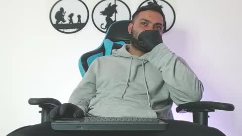 Stiven - online show from December 17, 5:47 am