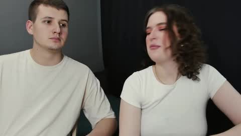 Lisa and Robert  i am online all days 900 am GMT3   online show from February 22, 4:29 am