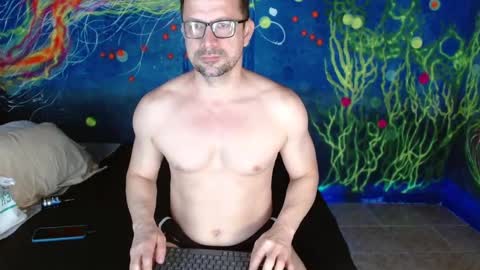 Robert online show from November 24, 1:15 am