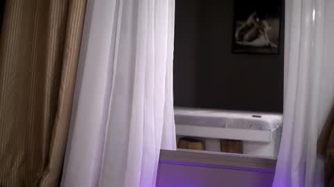 Roberta online show from December 19, 12:33 pm