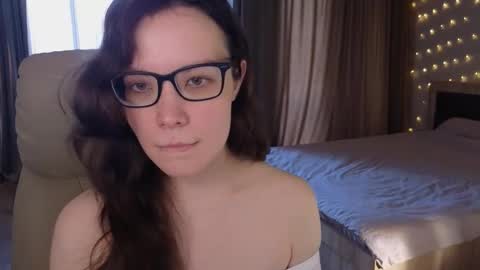 Snapshot of robin_gal chatting on February 17, 1:33 pm Robin online show from February 17, 1:33 pm